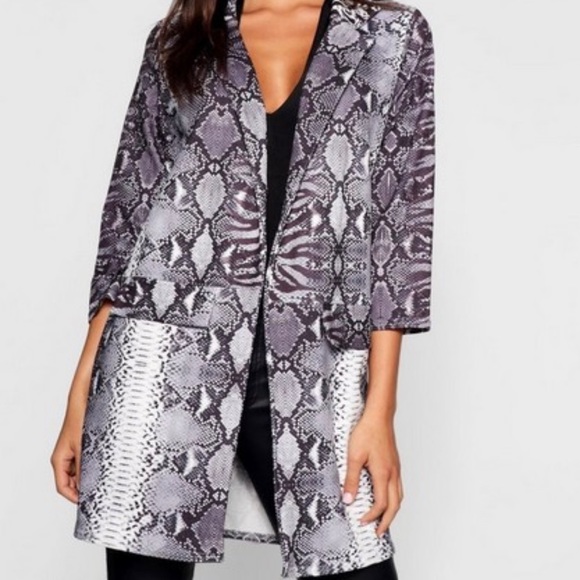 Boohoo Jackets & Blazers - Long Snake Jacket size 8
